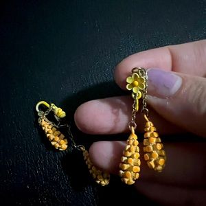 Vintage cottage core clip on earrings